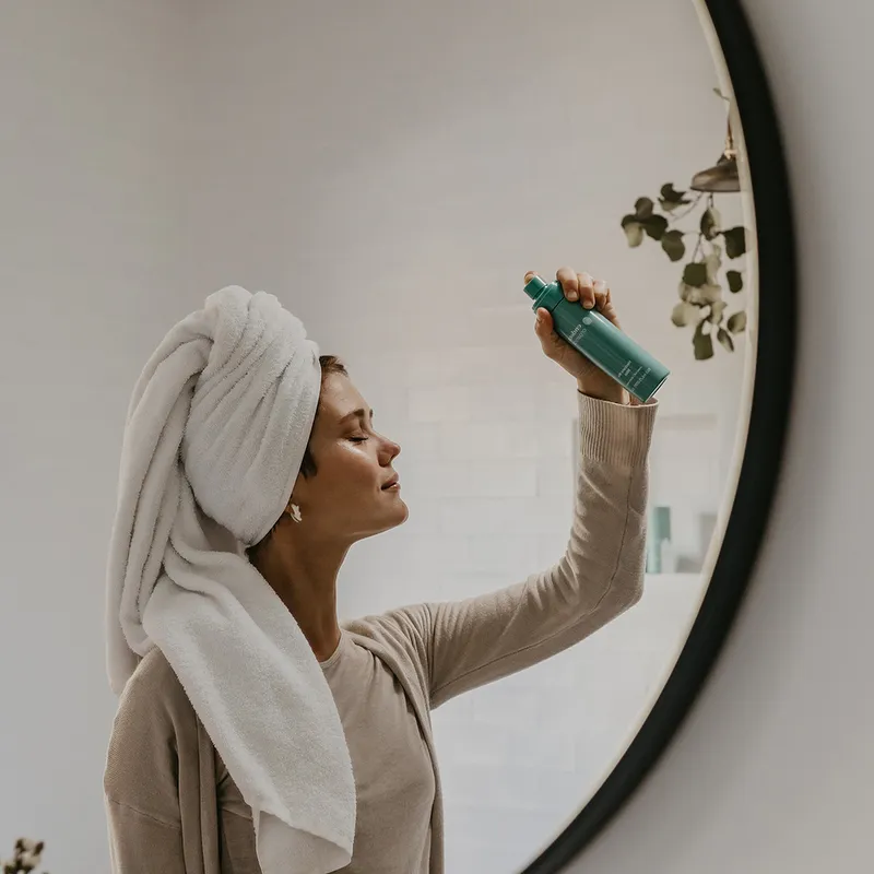 4z4a9988_endota_organics_hydratememist_02_lifestyle_1000x1000