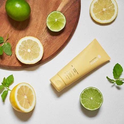 endota_natural_mineral_clear_zinc_sunscreen_lifestyle_436px