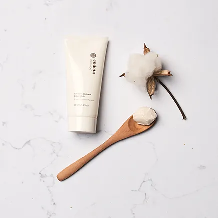 rsf3324_endota_new_age_sensitive_oatmeal_relief_mask_lifestyle_436px