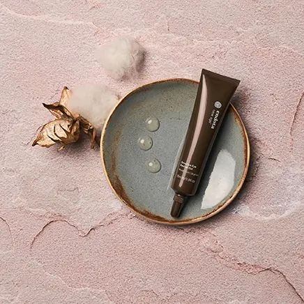 rsf3325_endota_new_age_sensitiveeyerevivalgel_lifestyle_436px